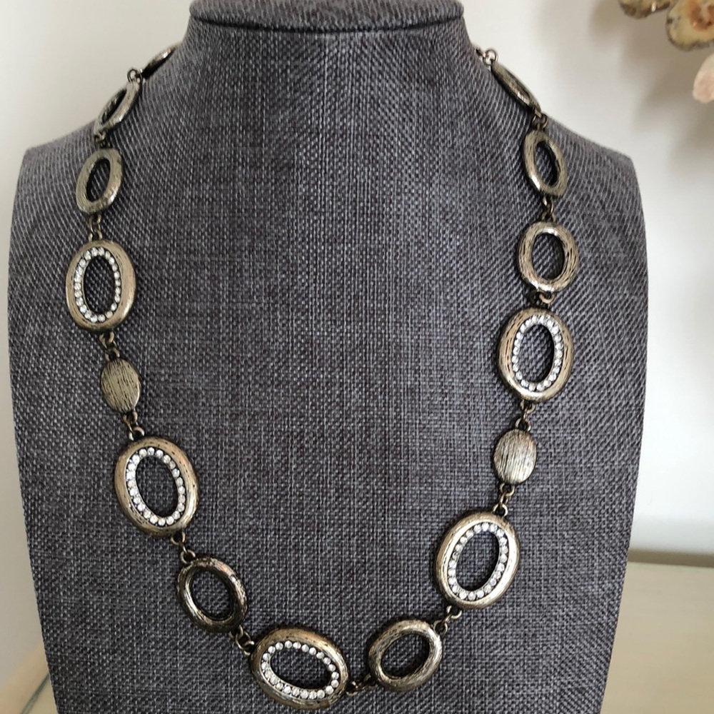 Necklace with ovals and rhinestones